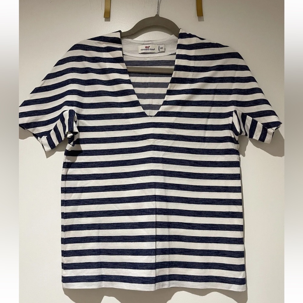 Vineyard vines top size xxs color blue and white